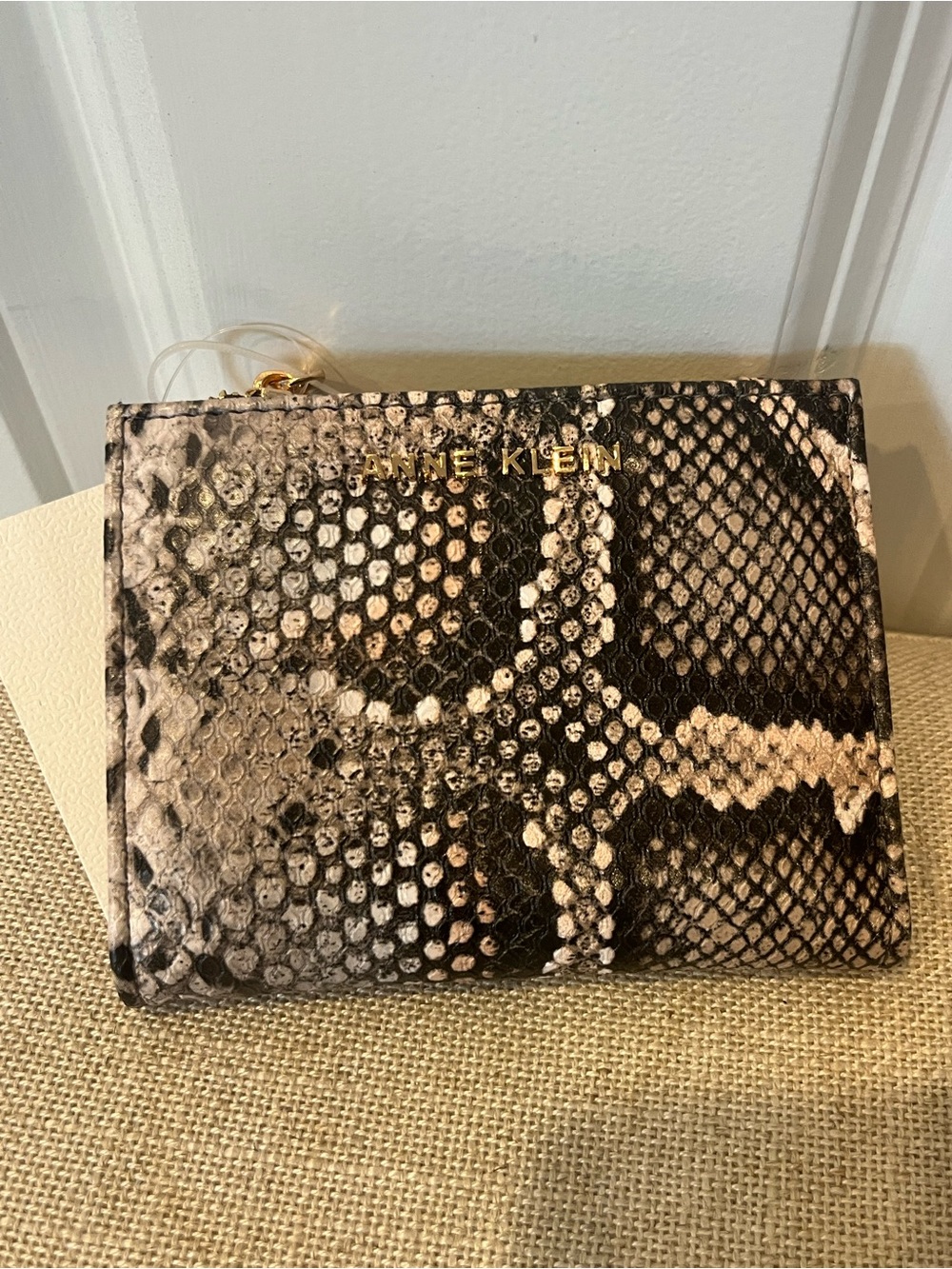 NWT ANNE KLEIN WOMEN'S SMALL BIFOLD WALLET- SNAKESKIN